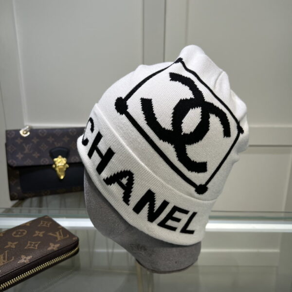 Chanel Beanie In White