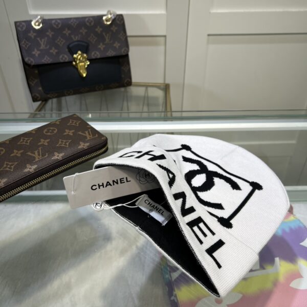 Chanel Beanie In White