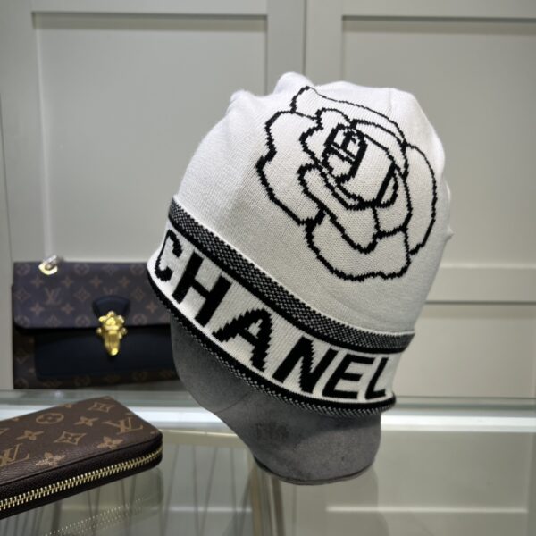 Chanel Beanie In White