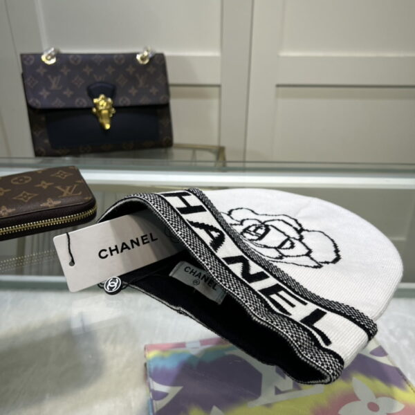 Chanel Beanie In White