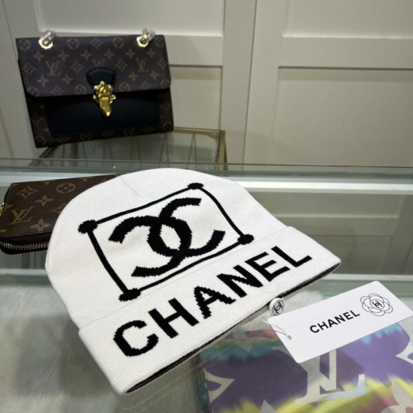 Chanel Beanie In White