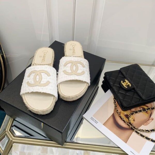 Chanel CC Espadrille Sandals Tweed/Calfskin Leather Spring/Summer Collection White/Beige