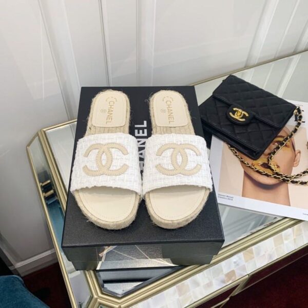 Chanel CC Espadrille Sandals Tweed/Calfskin Leather Spring/Summer Collection White/Beige