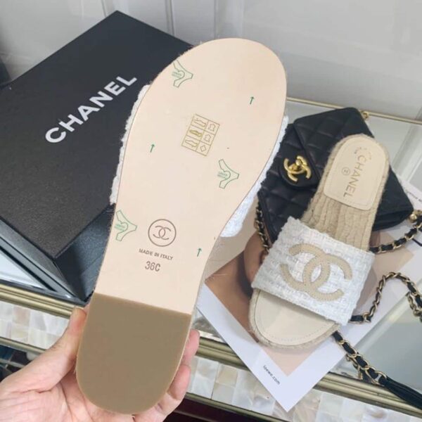 Chanel CC Espadrille Sandals Tweed/Calfskin Leather Spring/Summer Collection White/Beige