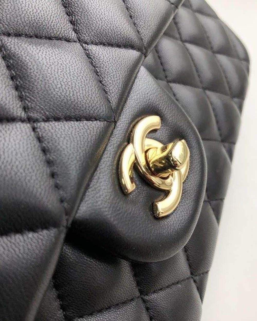 [REP 1:1] Chanel Classic Handbag Gold Toned Hardware Black For Women, Women's Bags, Shoulder And Crossbody Bags 10.2in/26cm A01112