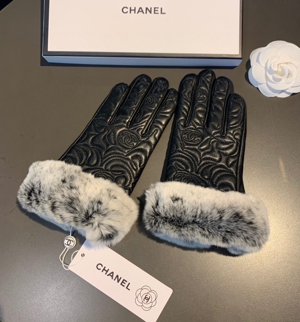 Chanel Gloves In Black