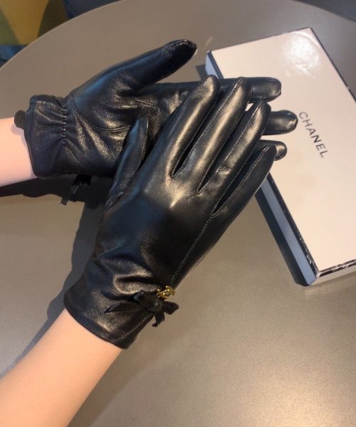 Chanel Gloves In Black