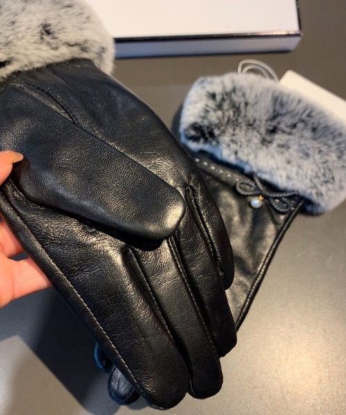 Chanel Gloves In Black