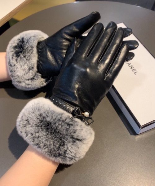 Chanel Gloves In Black