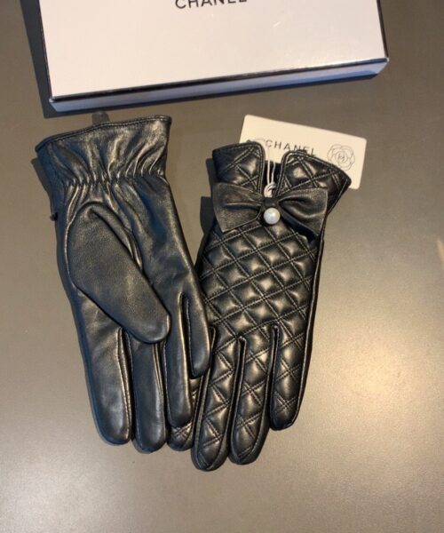 Chanel Gloves In Black