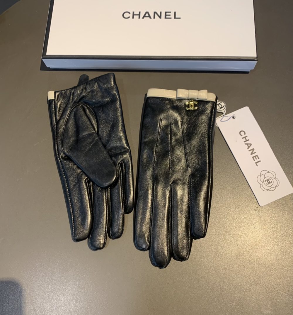 Chanel Gloves In Black