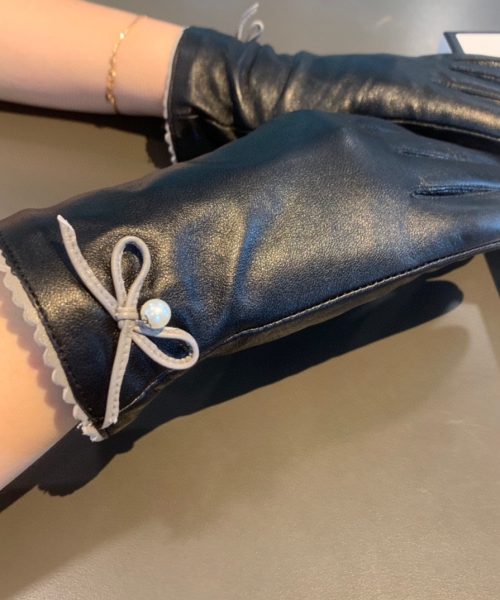 Chanel Gloves In Black