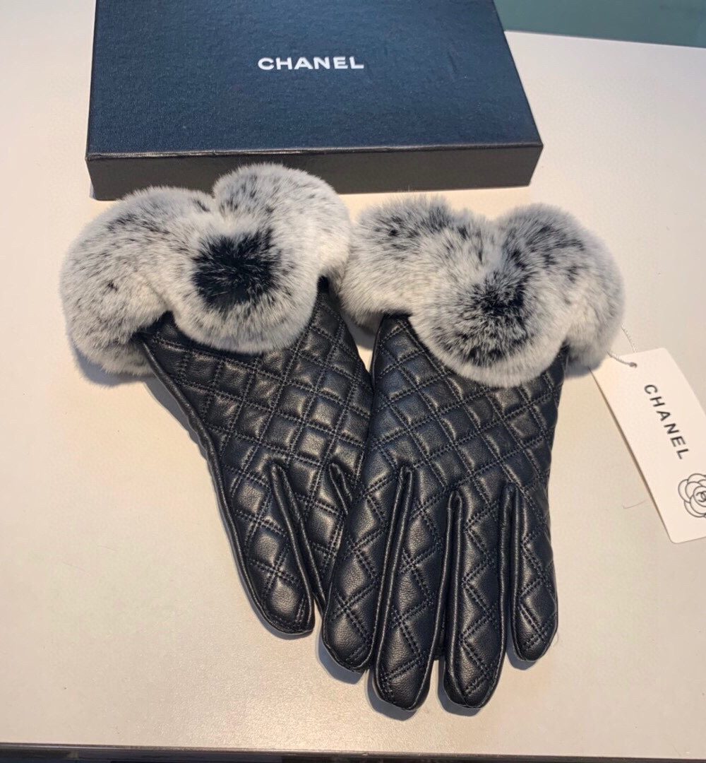Chanel Gloves In Black