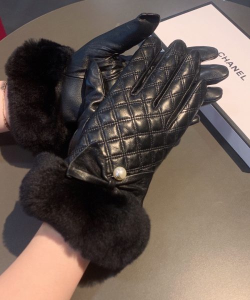 Chanel Gloves In Black