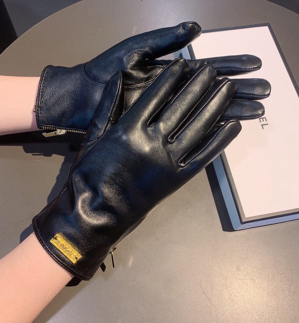 Chanel Gloves In Black