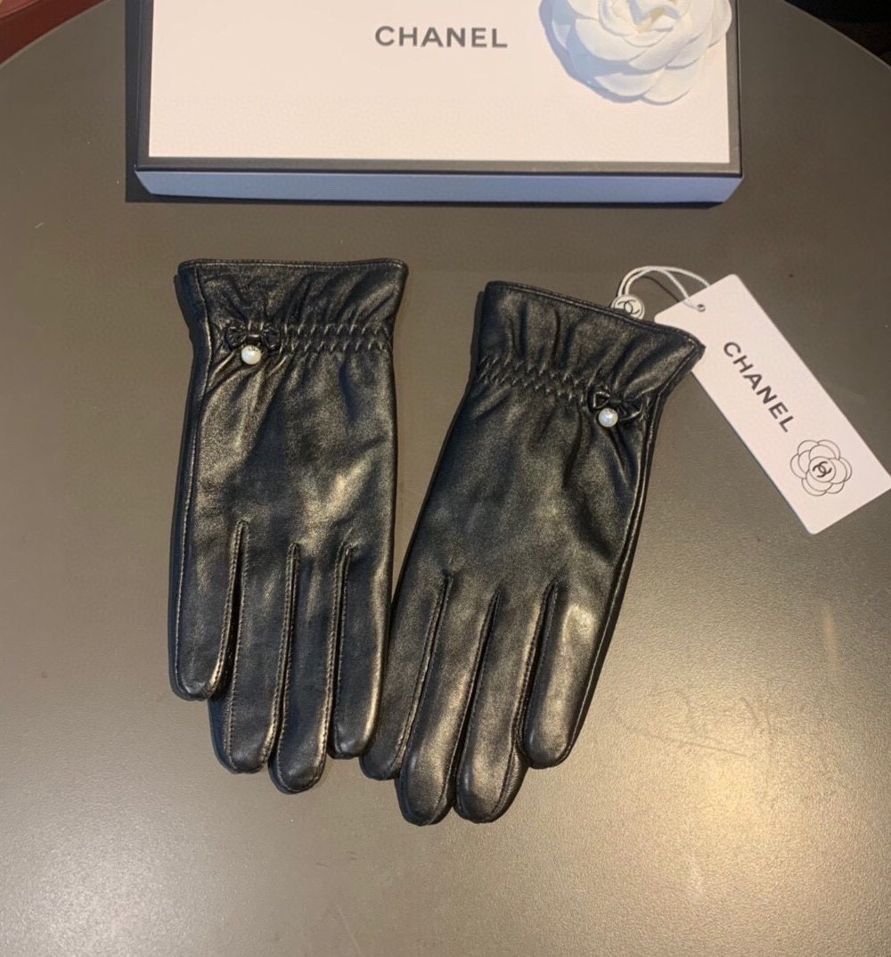 Chanel Gloves In Black