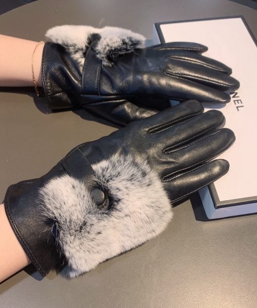 Chanel Gloves In Black