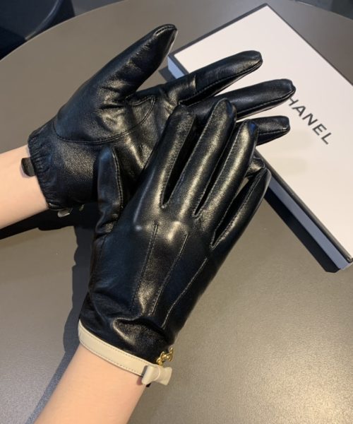Chanel Gloves In Black