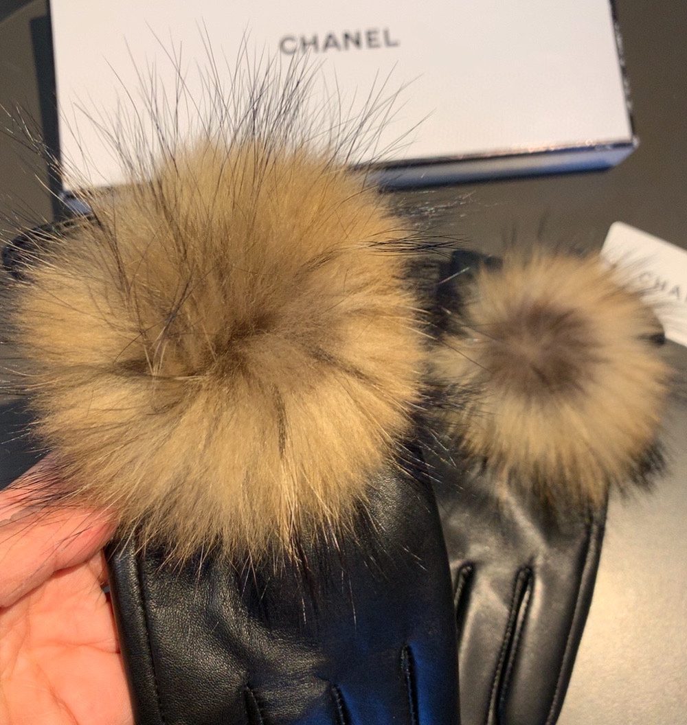 Chanel Gloves In Black
