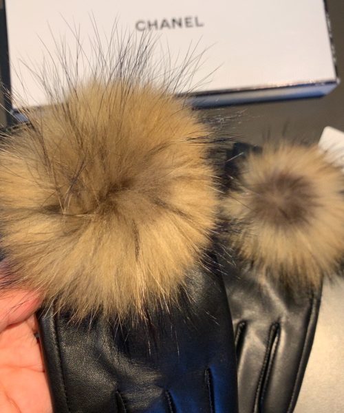 Chanel Gloves In Black