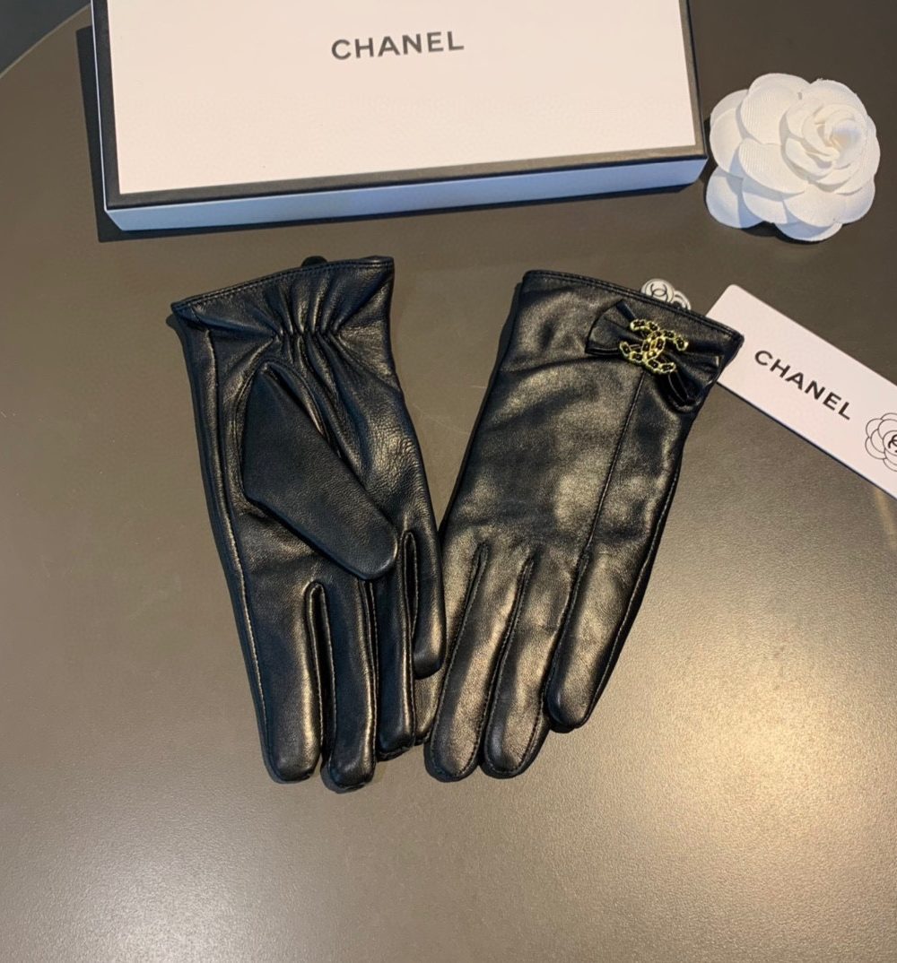 Chanel Gloves In Black