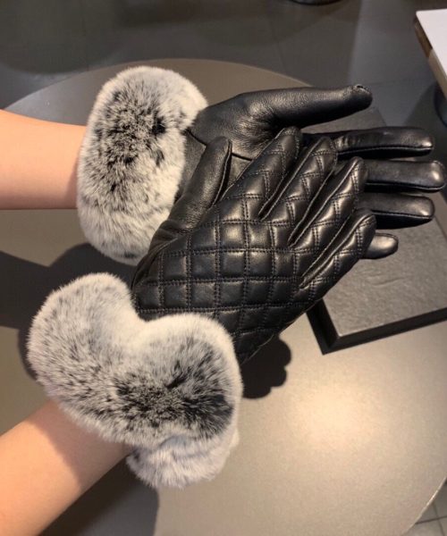 Chanel Gloves In Black