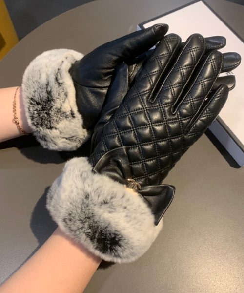 Chanel Gloves In Black