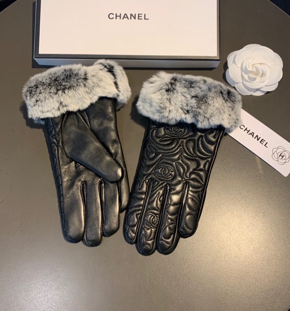 Chanel Gloves In Black