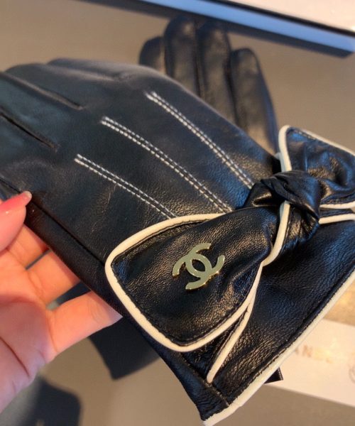 Chanel Gloves In Black