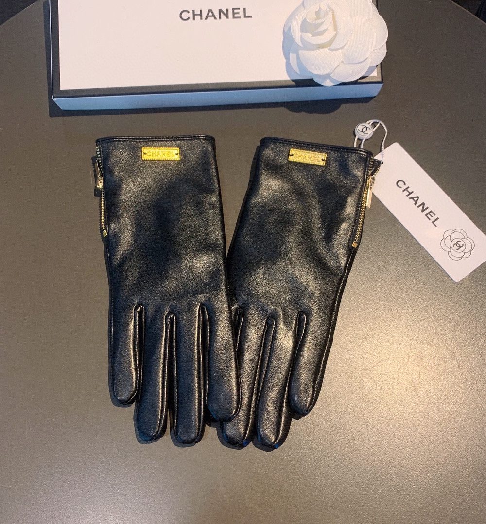 Chanel Gloves In Black