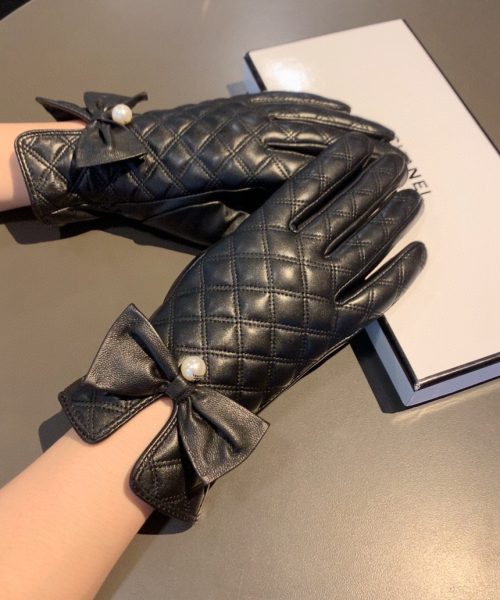 Chanel Gloves In Black