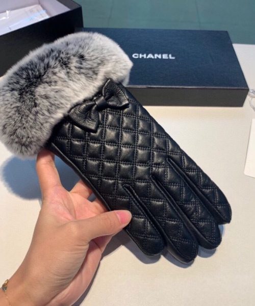 Chanel Gloves In Black