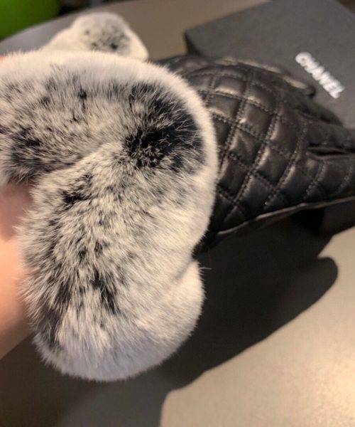 Chanel Gloves In Black