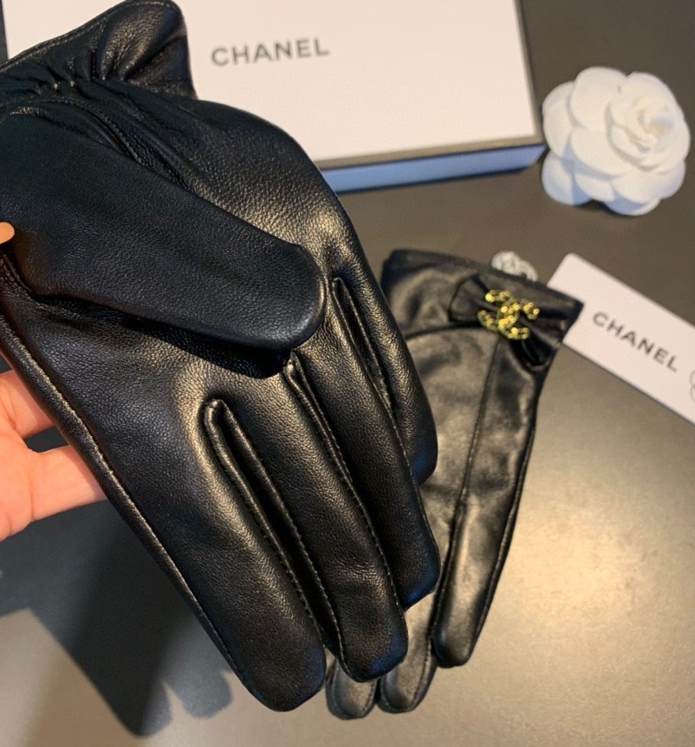 Chanel Gloves In Black