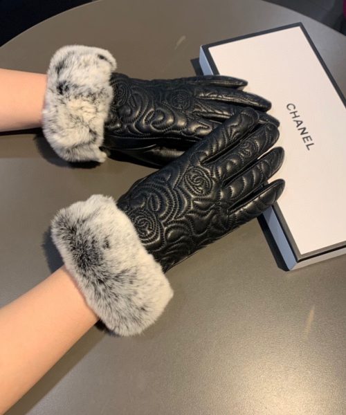 Chanel Gloves In Black
