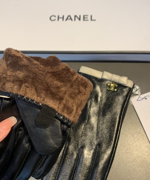 Chanel Gloves In Black