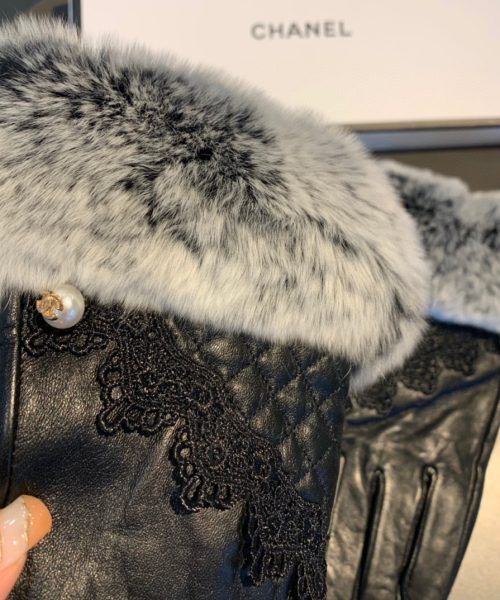 Chanel Gloves In Black