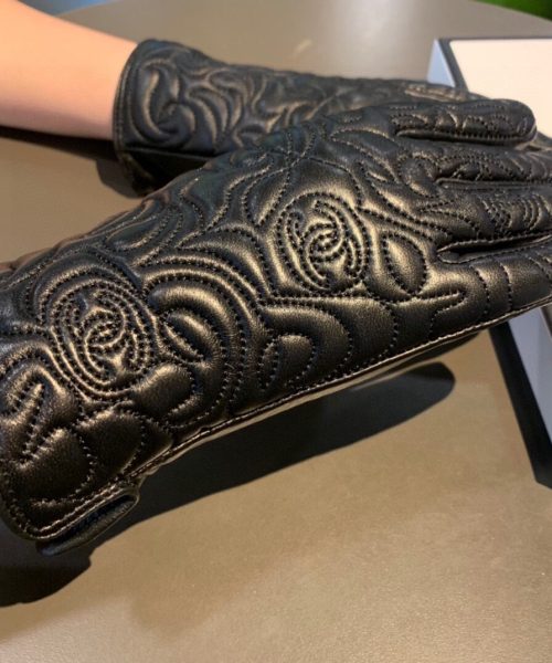 Chanel Gloves In Black
