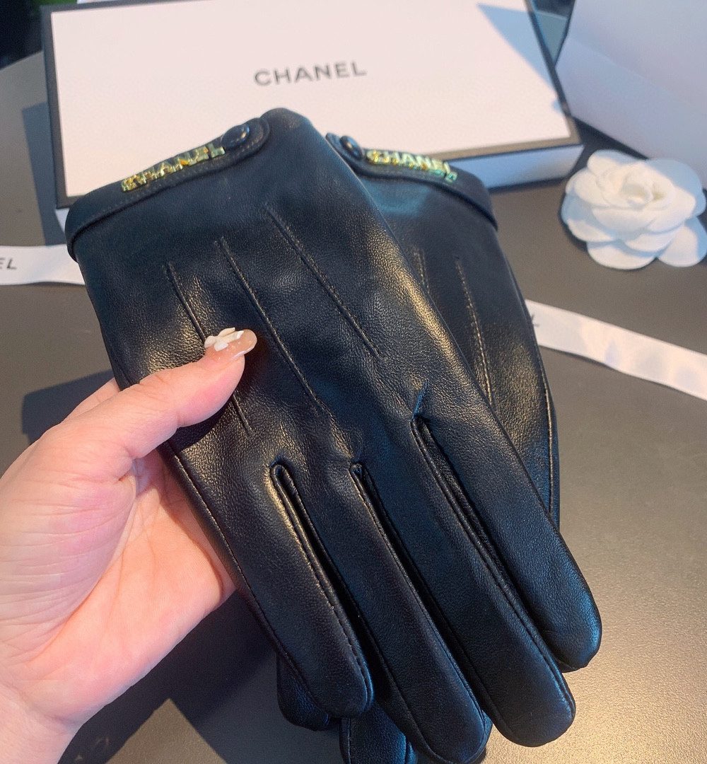 Chanel Gloves In Black
