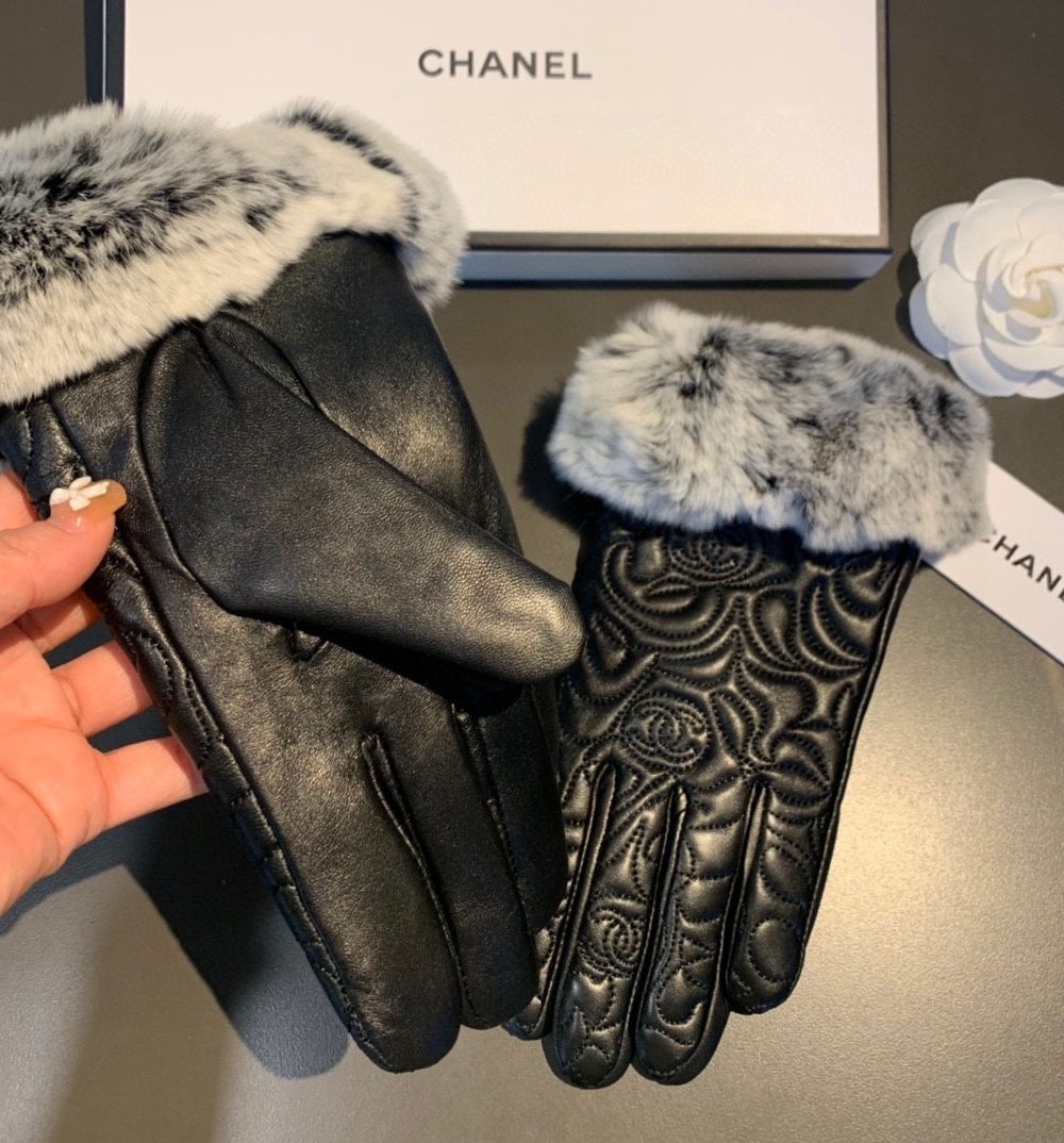 Chanel Gloves In Black
