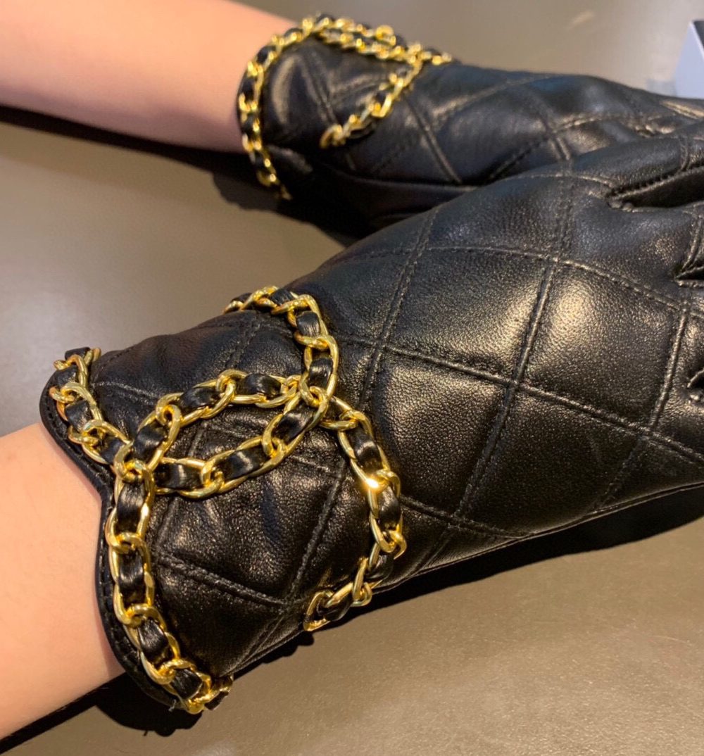 Chanel Gloves In Black