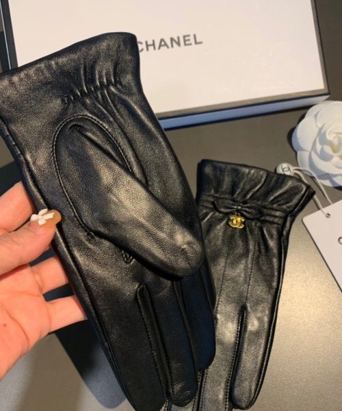 Chanel Gloves In Black