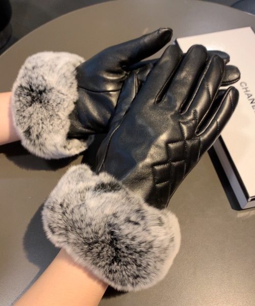 Chanel Gloves In Black