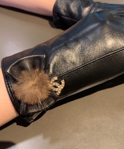 Chanel Gloves In Black