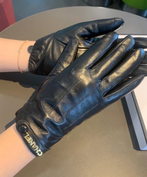Chanel Gloves In Black