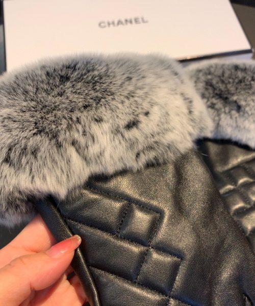 Chanel Gloves In Black