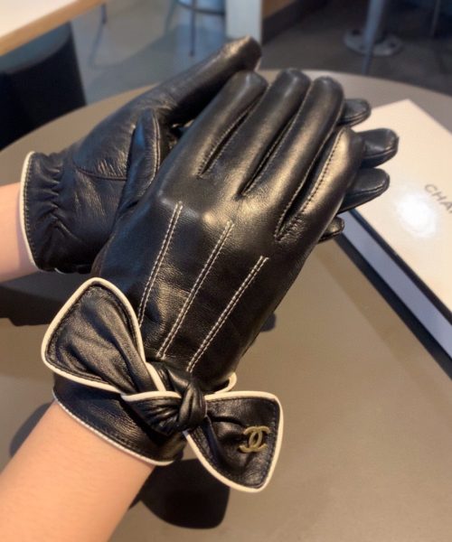 Chanel Gloves In Black