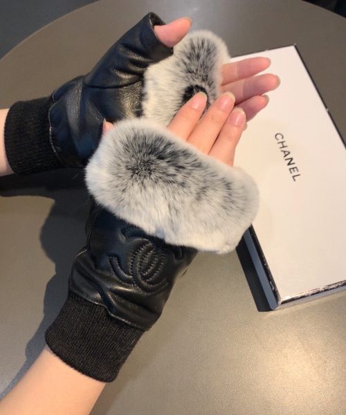 Chanel Gloves In Black