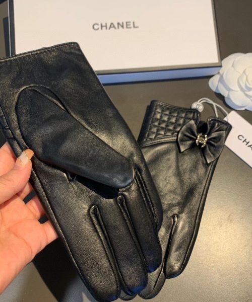 Chanel Gloves In Black