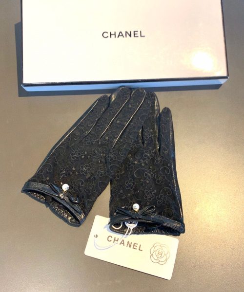Chanel Gloves In Black